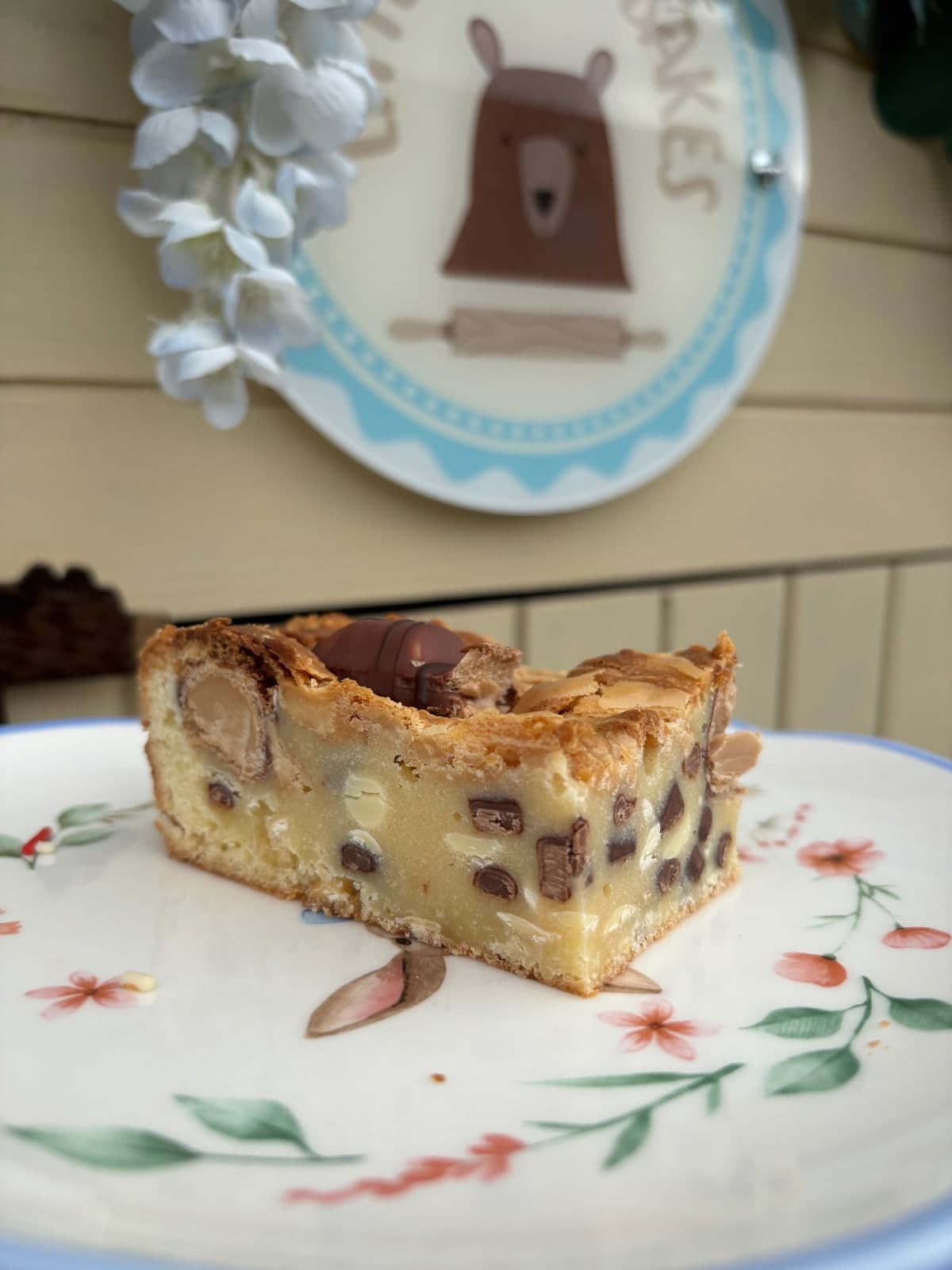 Kinder Bueno Blondie photographed at Little Bear Bakes