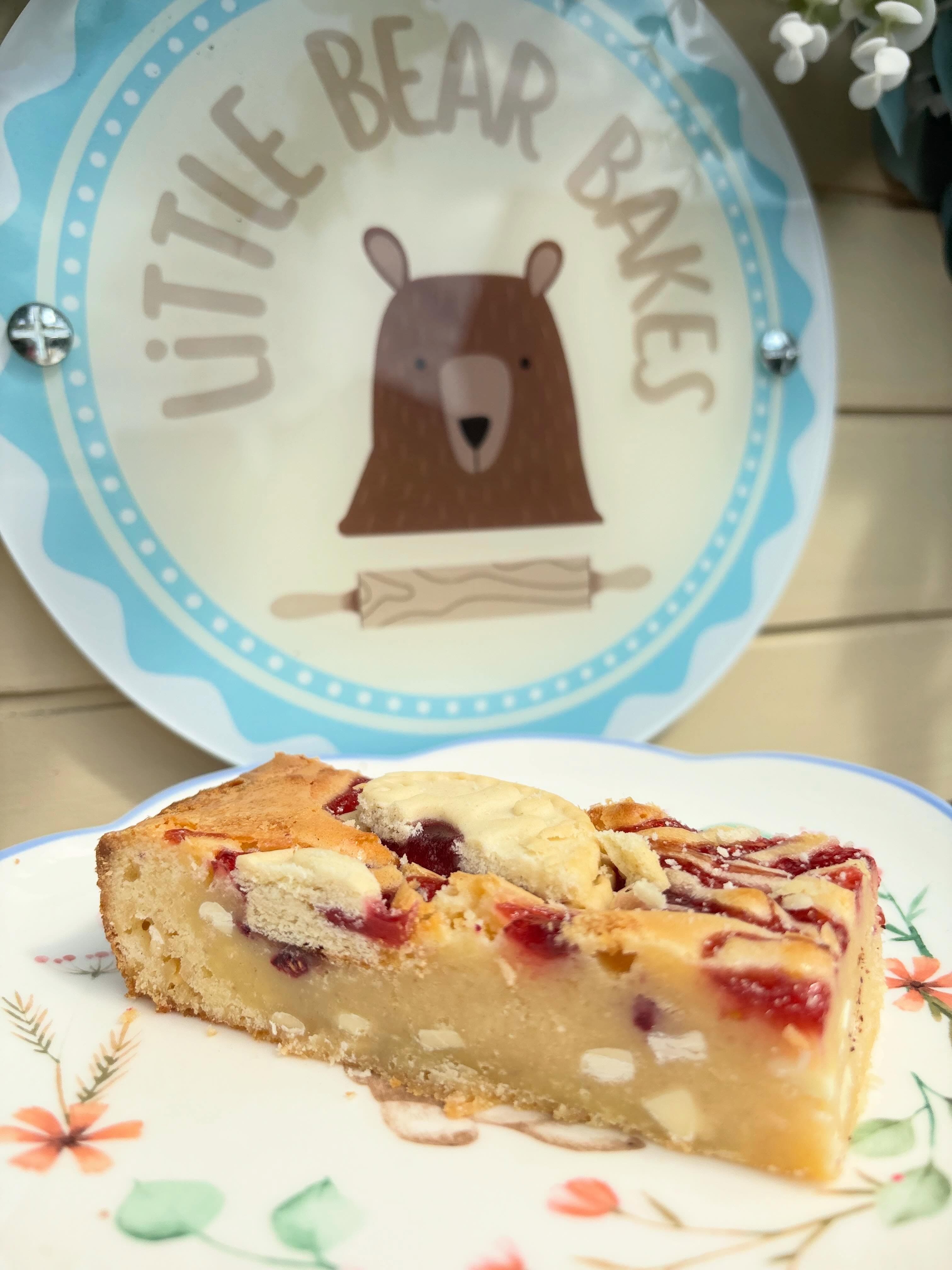 Jammie Dodger blondie slice with raspberry jam