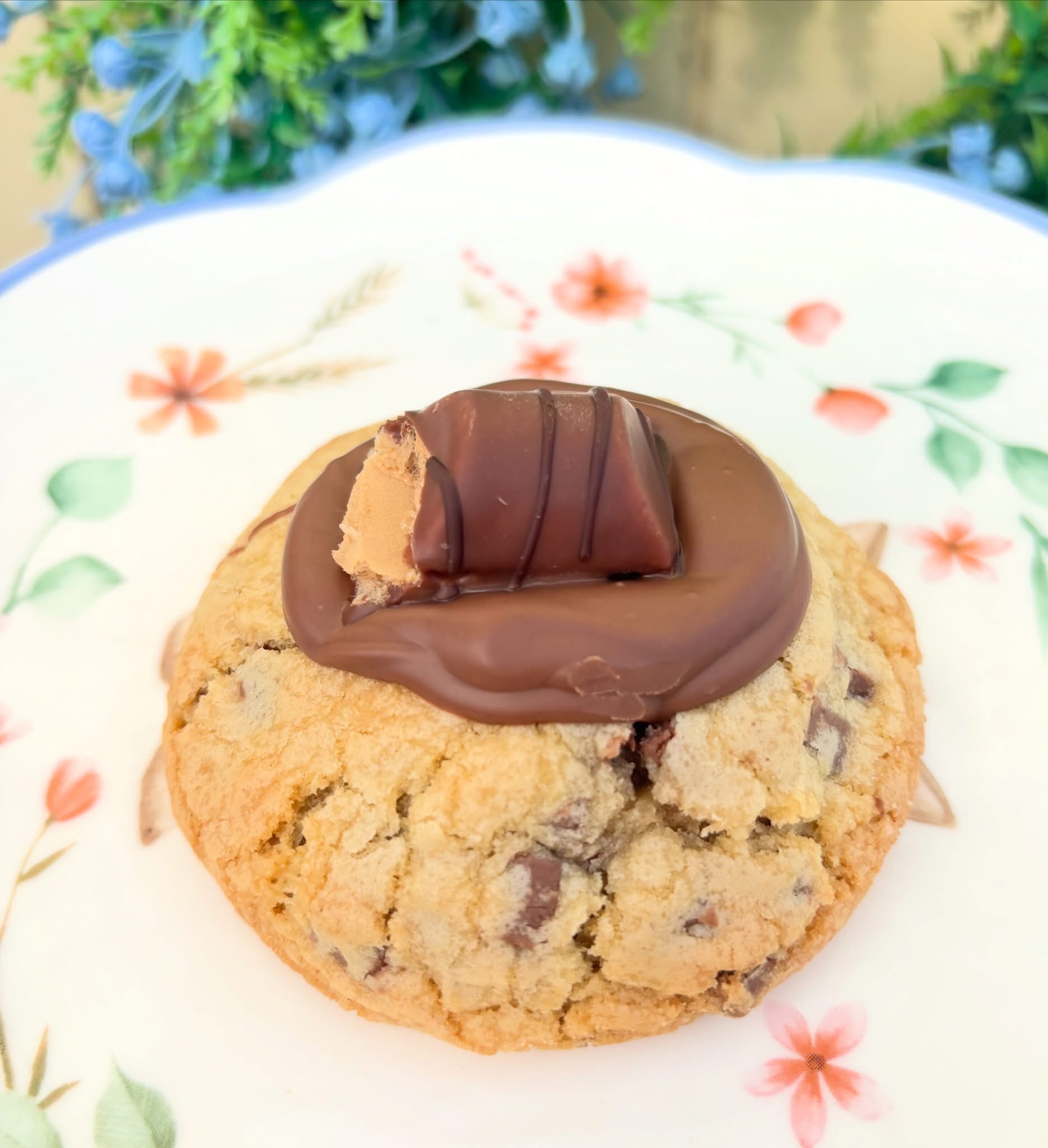 Kinder Bueno Stuffed Cookie
