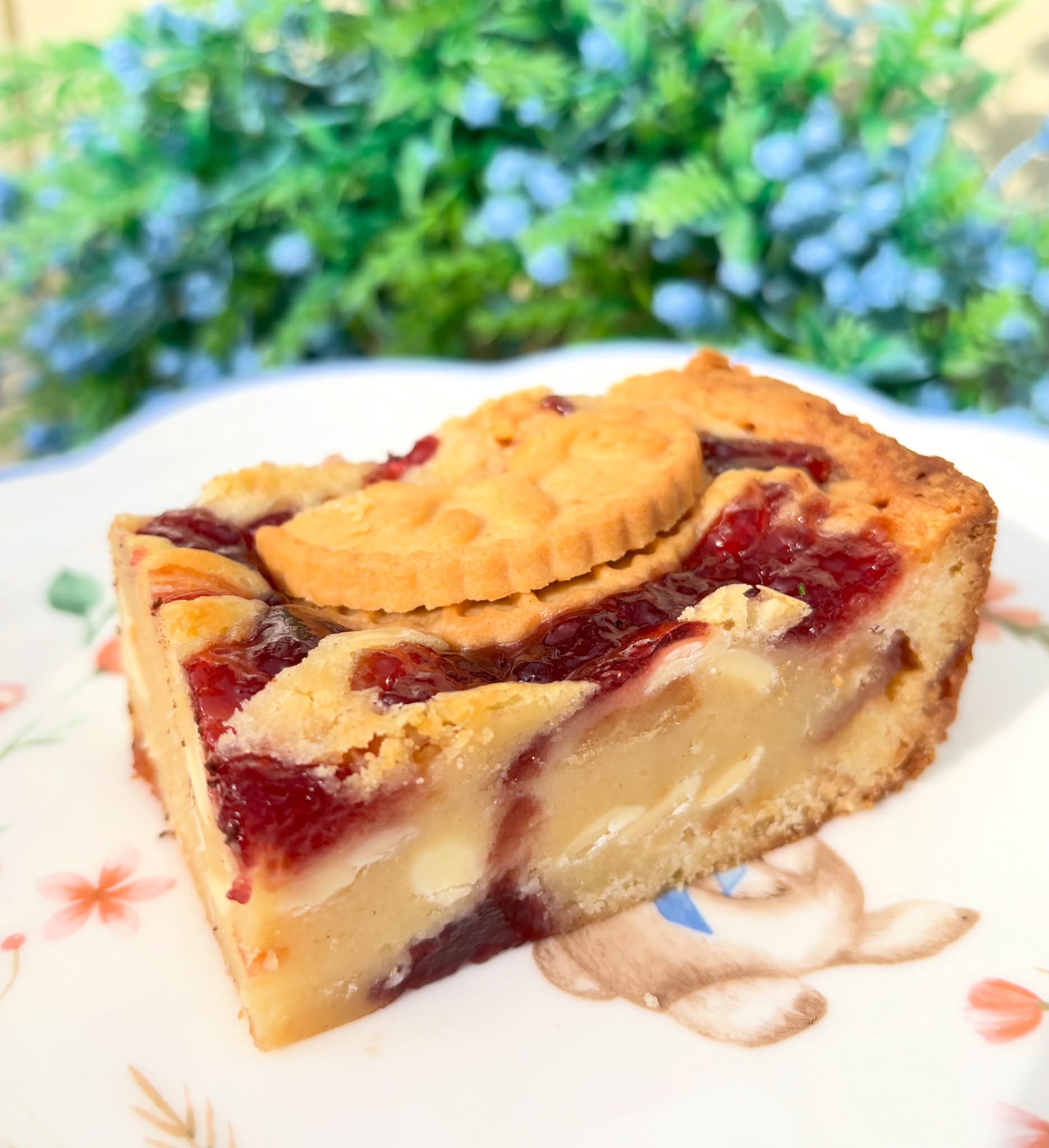 Jammie Dodger blondie slice with raspberry jam